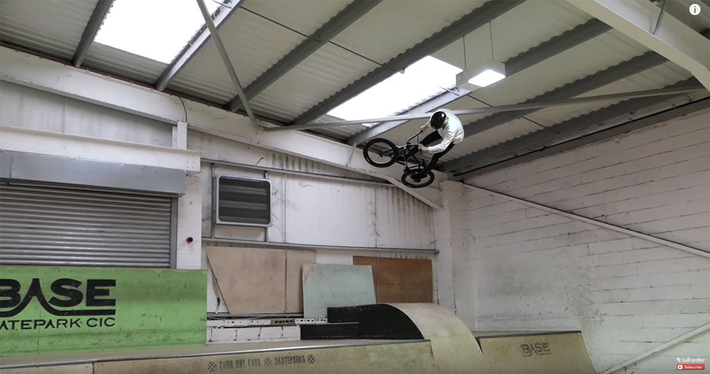 HE NEARLY HIT THE ROOF | HIGH AIR BATTLE